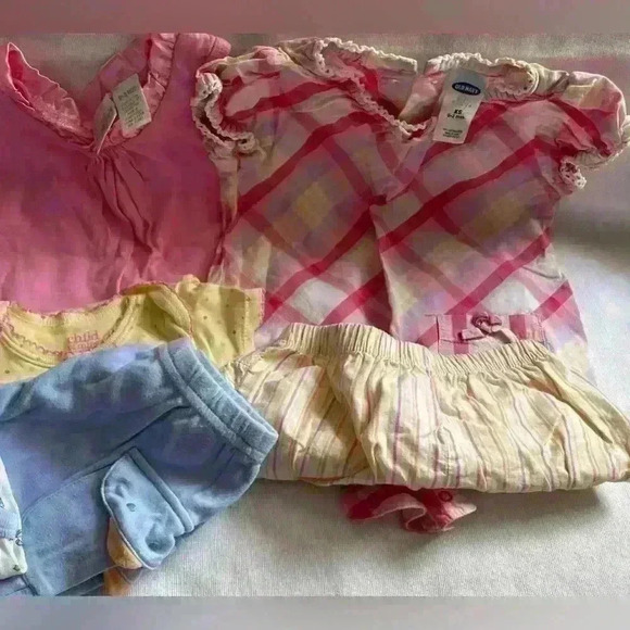 Bundle of 8 Baby Clothes 0-3 Month Used Great Condition Carter, Old Navy & more - Picture 3 of 12
